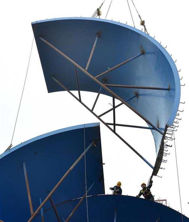 碾盤山水利水電樞紐工程首臺尾水管吊裝到位——攻堅克難實推進群智能優化筑基建